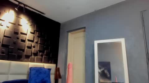 logan_varela online show from December 16, 1:10 am
