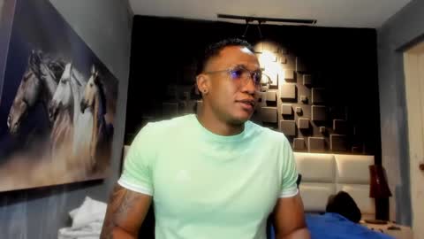 logan_varela online show from December 23, 10:55 pm