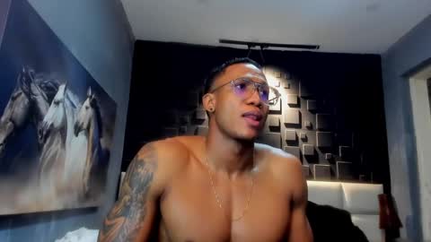logan_varela online show from December 24, 8:49 pm