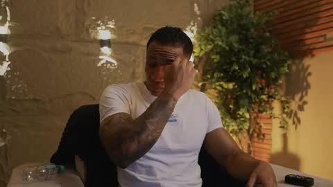 Snapshot of logan_varela chatting on November 16, 12:16 am logan_varela online show from November 16, 12:16 am