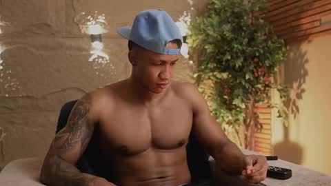 Snapshot of logan_varela chatting on November 16, 12:44 pm logan_varela online show from November 16, 12:44 pm