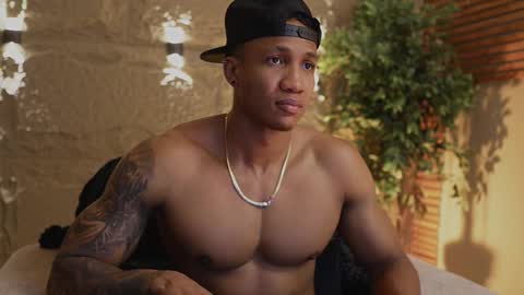 Snapshot of logan_varela chatting on November 21, 4:38 pm logan_varela online show from November 21, 4:38 pm