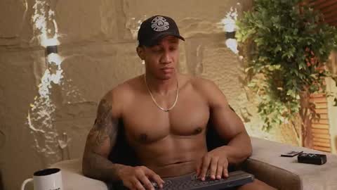 Snapshot of logan_varela chatting on November 26, 12:17 pm logan_varela online show from November 26, 12:17 pm