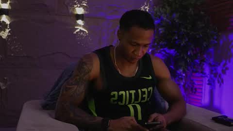 Snapshot of logan_varela chatting on December 3, 12:58 pm logan_varela online show from December 3, 12:58 pm