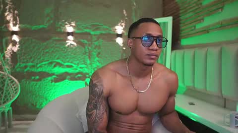 logan_varela online show from June 13, 4:49 pm