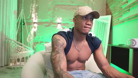 logan_varela online show from June 21, 11:35 am