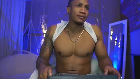 logan_varela online show from July 3, 2:34 pm