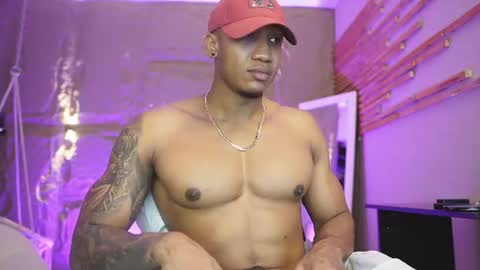 logan_varela online show from July 4, 12:00 pm
