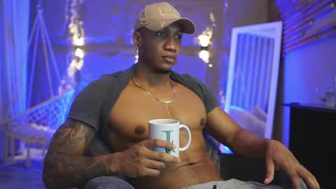 logan_varela online show from July 15, 3:39 pm