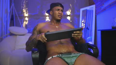 logan_varela online show from July 30, 11:26 pm