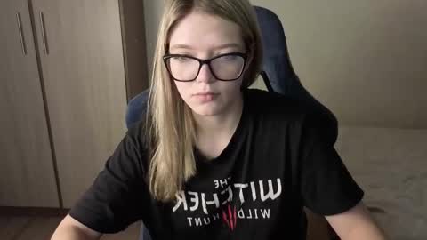 Logan and Katana online show from December 5, 4:03 pm