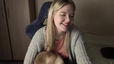 Snapshot of logandrive chatting on February 6, 1:36 pm Logan and Katana online show from February 6, 1:36 pm