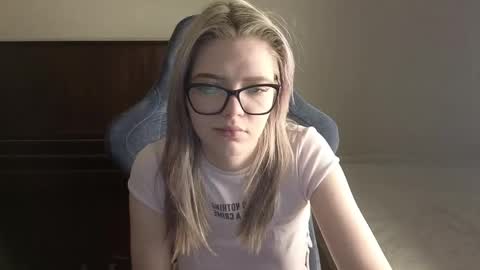 Snapshot of logandrive chatting on March 26, 2:11 pm Logan and Katana online show from March 26, 2:11 pm