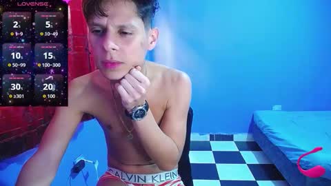 Snapshot of loganevans8 chatting on October 7, 7:11 pm Logan online show from October 7, 7:11 pm