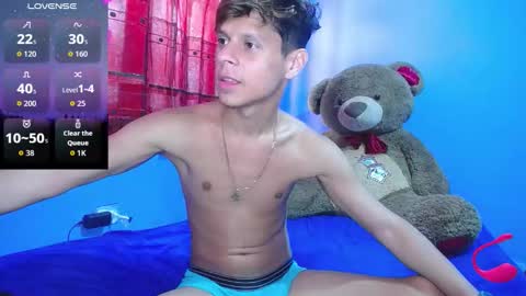 Snapshot of loganevans8 chatting on October 24, 5:20 pm Logan online show from October 24, 5:20 pm