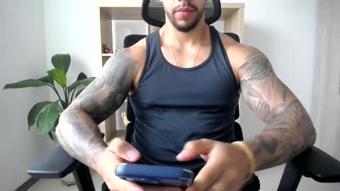 Logan Wolfp online show from May 7, 10:37 pm