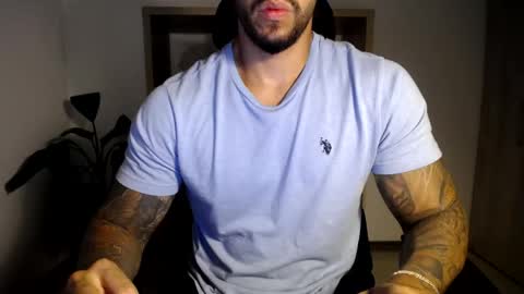 Logan Wolfp online show from May 18, 4:18 am