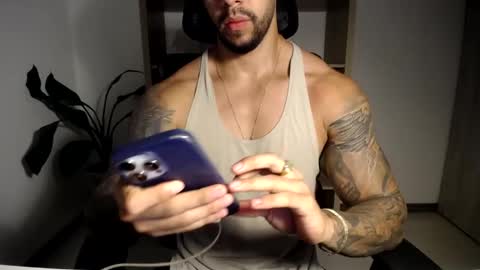 Logan Wolfp online show from May 27, 2:41 am