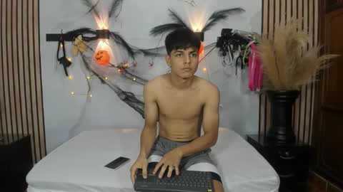 loganjhonson online show from October 21, 2:45 am