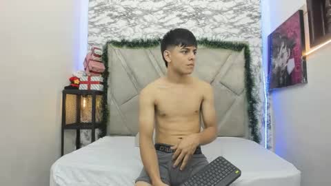 loganjhonson online show from November 23, 2:22 am