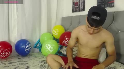 Snapshot of loganjhonson19 chatting on March 1, 2:13 am loganjhonson19 online show from March 1, 2:13 am