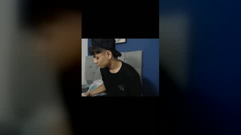 Snapshot of loganjhonson19 chatting on April 19, 2:33 am loganjhonson19 online show from April 19, 2:33 am