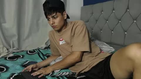 Snapshot of loganjhonson19 chatting on May 17, 1:47 am loganjhonson19 online show from May 17, 1:47 am