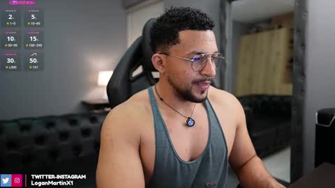 Snapshot of loganmartinx chatting on February 17, 12:40 am loganmartinx online show from February 17, 12:40 am