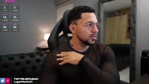 Snapshot of loganmartinx chatting on February 22, 11:25 pm loganmartinx online show from February 22, 11:25 pm