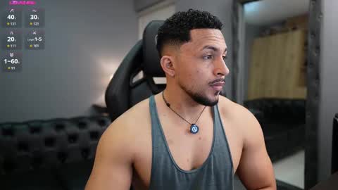 Snapshot of loganmartinx chatting on February 27, 12:43 am loganmartinx online show from February 27, 12:43 am