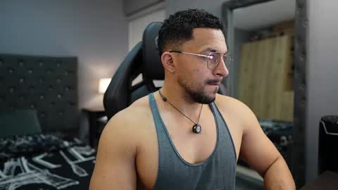 Snapshot of loganmartinx chatting on March 23, 12:14 am loganmartinx online show from March 23, 12:14 am