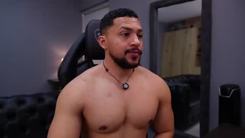 loganmartinx online show from July 10, 10:12 pm