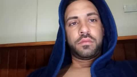 Snapshot of logans504908793233 chatting on March 27, 10:59 am Logans online show from March 27, 10:59 am