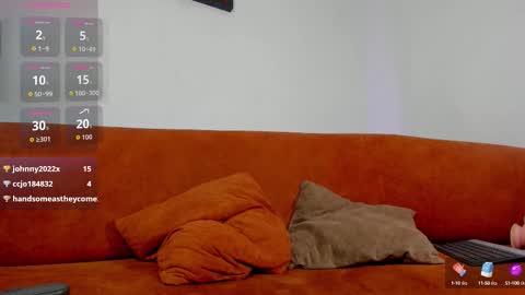 logantwink18 online show from September 25, 12:20 pm