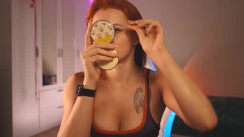 Snapshot of loisjo chatting on September 18, 7:27 pm LoisVacation time  online show from September 18, 7:27 pm