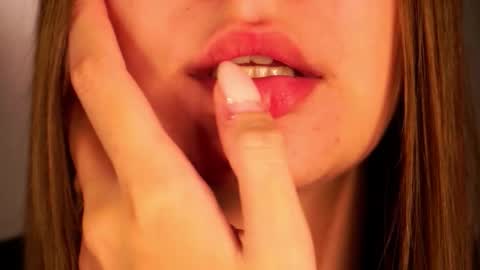 Snapshot of loiskapoi chatting on October 22, 6:07 pm Elza online show from October 22, 6:07 pm