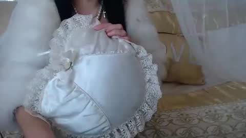 Snapshot of lokagold chatting on February 18, 6:48 am Lilu online show from February 18, 6:48 am