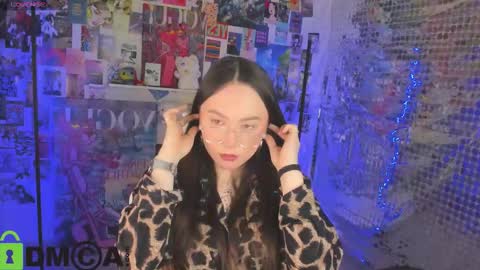 Lola online show from February 3, 11:04 am