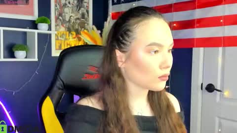 Lola online show from February 10, 11:03 am