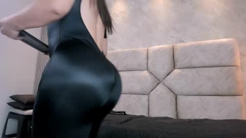 Lola Sweet online show from January 9, 1:35 pm