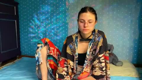 lola_aspis online show from November 1, 1:57 pm