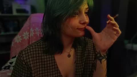 lola online show from December 4, 8:12 am