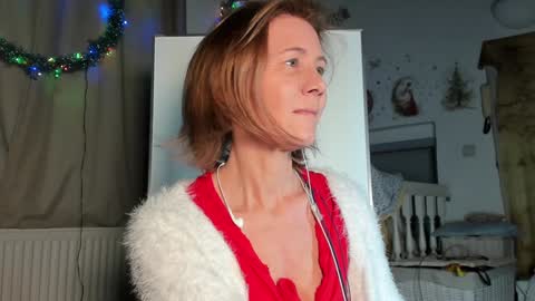 lola_belgium online show from December 11, 3:05 pm