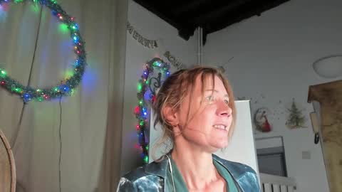 lola_belgium online show from December 18, 8:25 pm