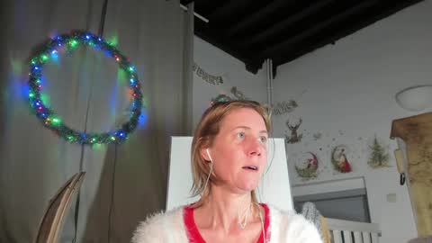 lola_belgium online show from January 1, 8:58 pm