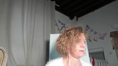 lola_belgium online show from February 9, 3:56 pm