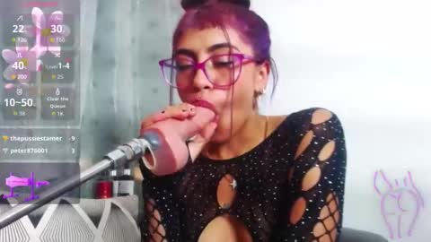 layla online show from September 11, 7:47 pm