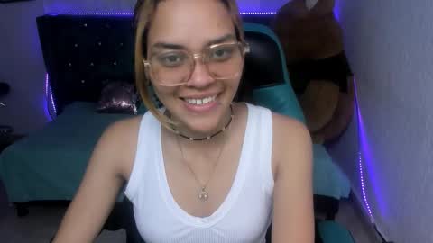 Lola online show from September 18, 3:58 pm