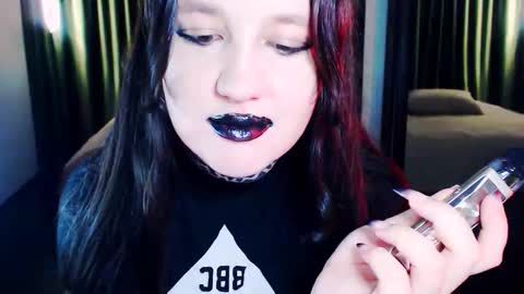 Snapshot of lola_chi chatting on October 13, 10:32 pm Lola Chi online show from October 13, 10:32 pm