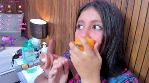 Snapshot of lola_clit chatting on February 22, 11:24 am lola online show from February 22, 11:24 am